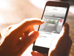 SOMweb ควบคุมประตูโรงรถผ่านแอป ติดตั้งโดย OZ Door Thailand