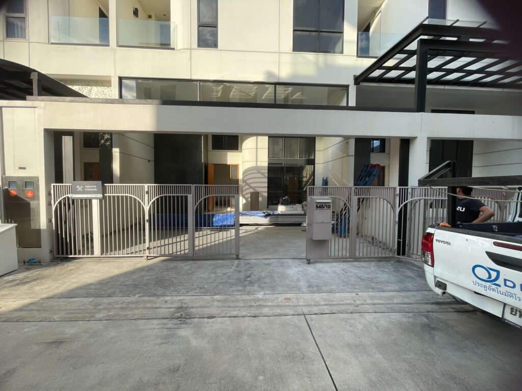 Installation photo of Garage Doors for Single House in Bangkok by OZ DOOR (6)