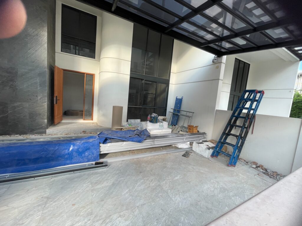 Installation photo of Garage Doors for Single House in Bangkok by OZ DOOR (7)