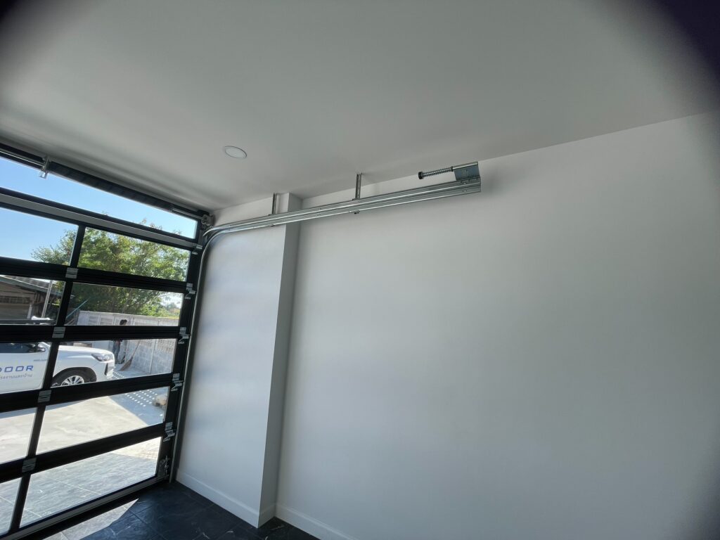 Installation photo of Garage Doors for Single House in Chonburi by OZ DOOR (3)
