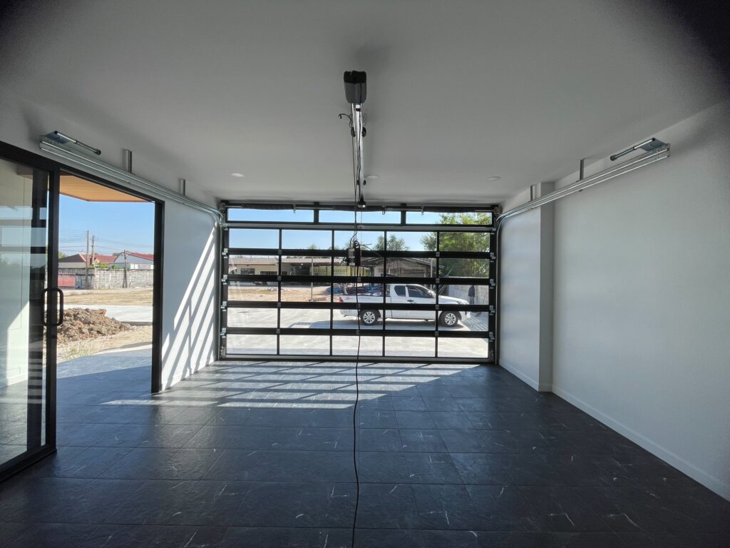 Installation photo of Garage Doors for Single House in Chonburi by OZ DOOR (4)