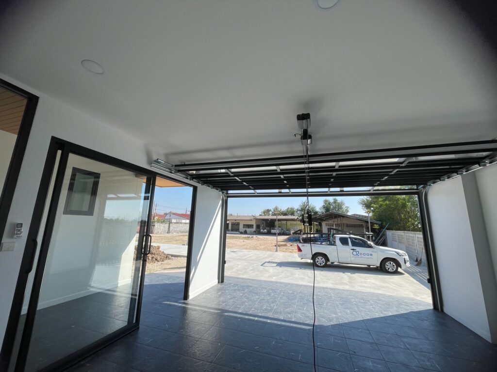 Installation photo of Garage Doors for Single House in Chonburi by OZ DOOR (5)