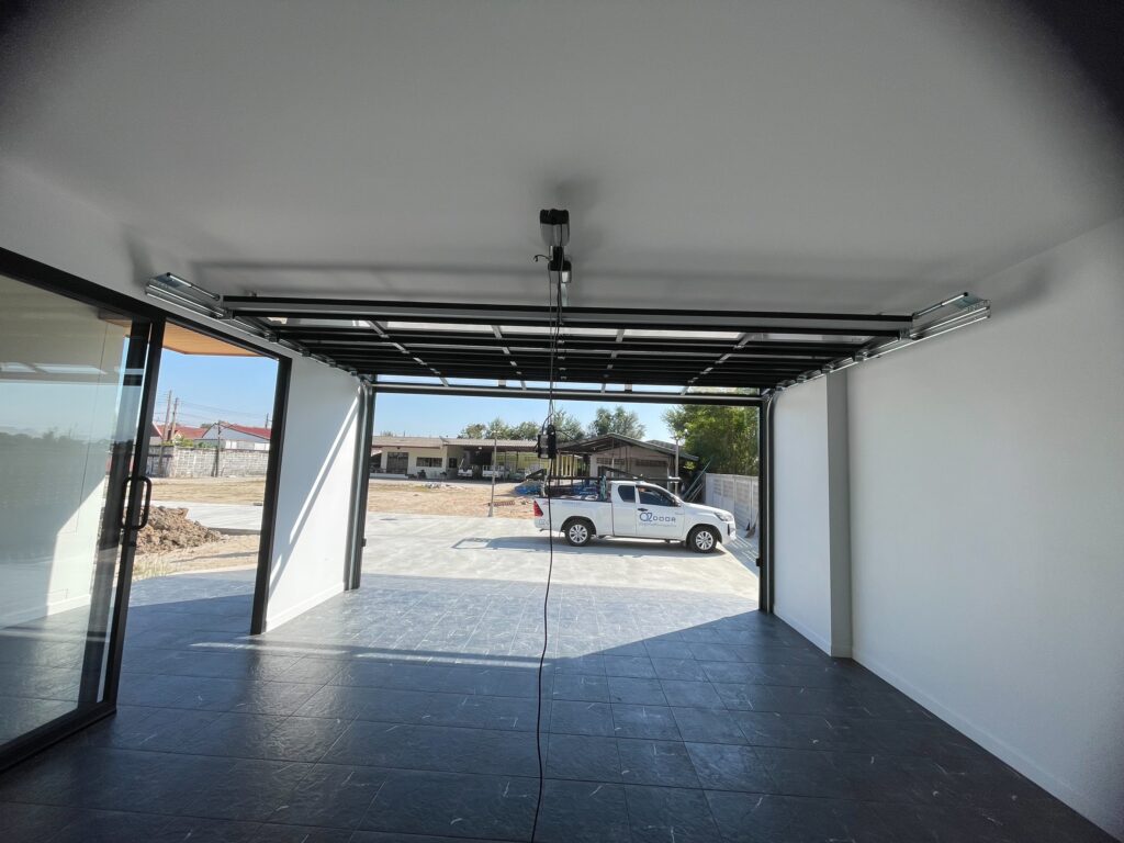 Installation photo of Garage Doors for Single House in Chonburi by OZ DOOR (6)