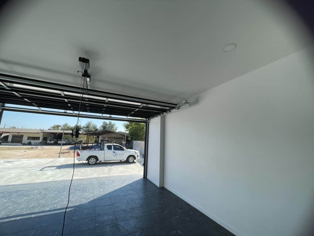 Installation photo of Garage Doors for Single House in Chonburi by OZ DOOR (7)