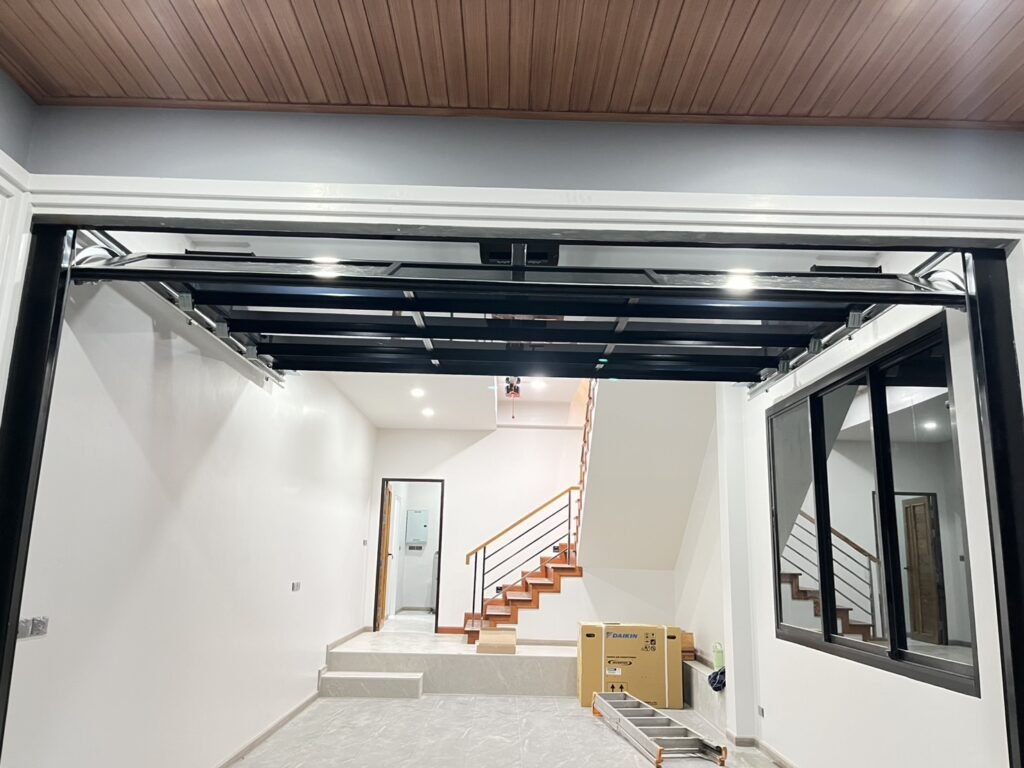 Installation photo of Garage Doors for Single House in Chumphon by OZ DOOR (6)