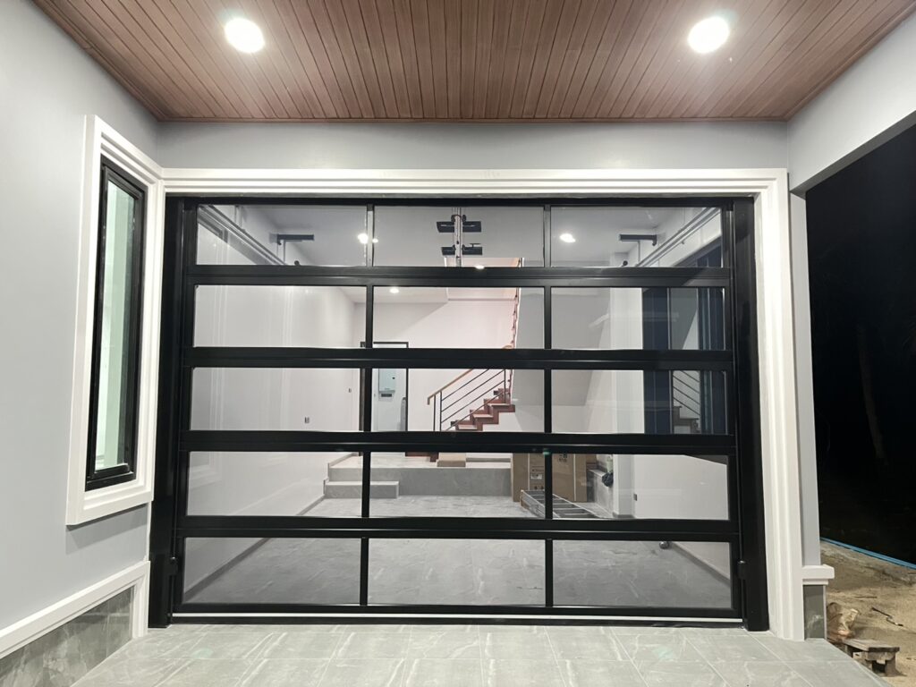 Installation photo of Garage Doors for Single House in Chumphon by OZ DOOR (12)