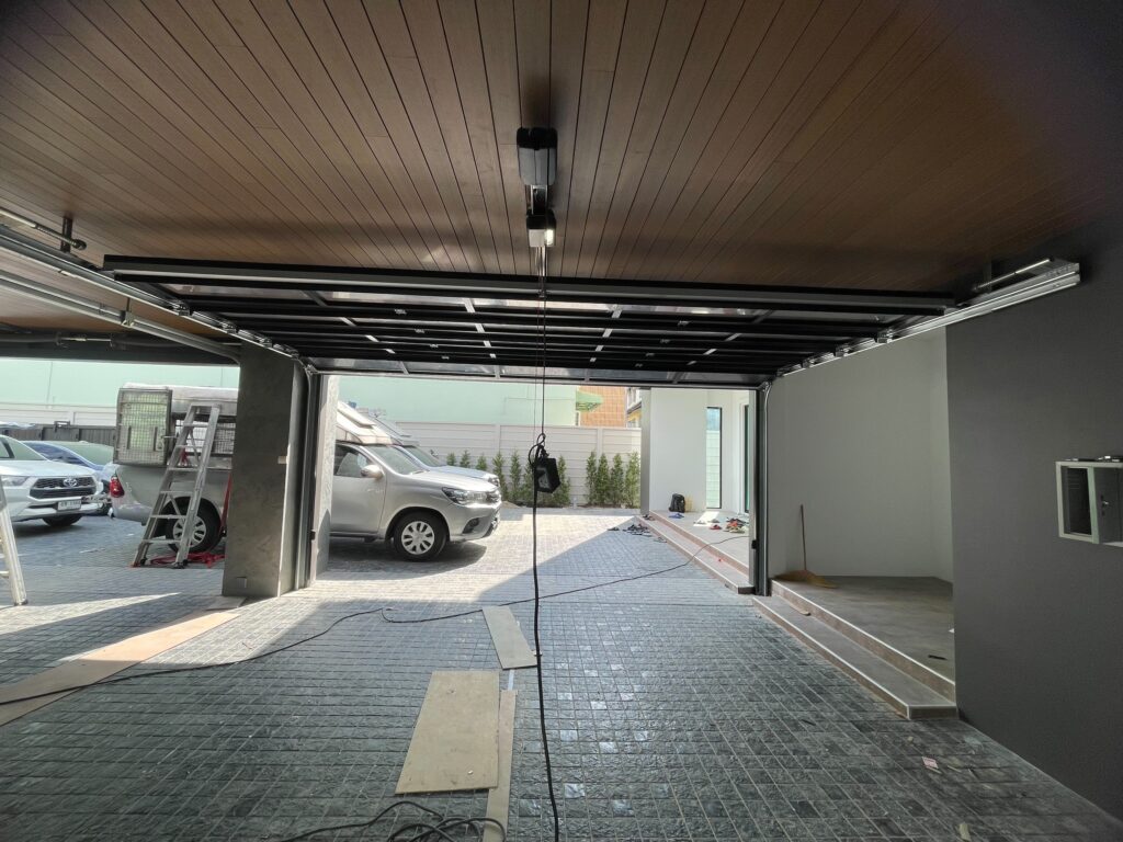 Installation photo of Garage Doors for Single House in Nakhon Pathom by OZ DOOR (4)