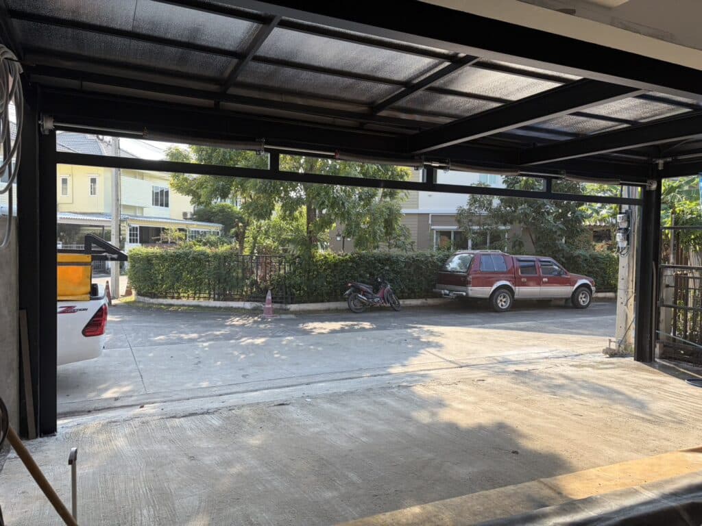 Installation photo of Garage Doors for Single House in Nonthaburi by OZ DOOR (3)