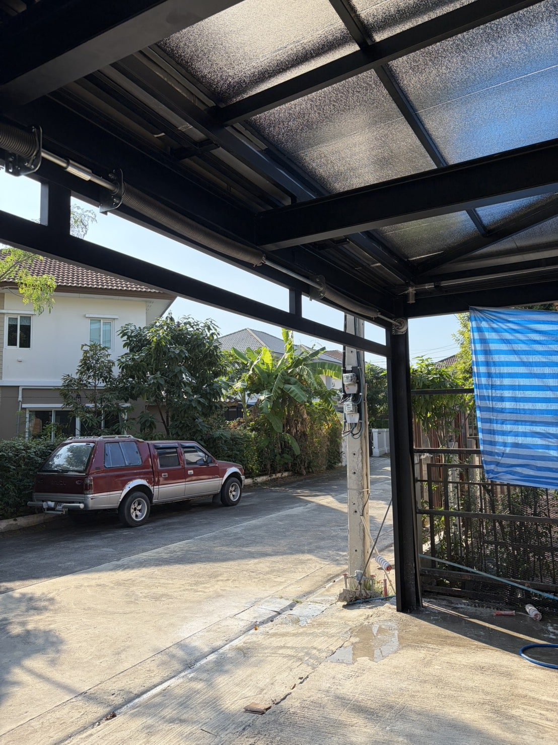 Installation photo of Garage Doors for Single House in Nonthaburi by OZ DOOR (5)