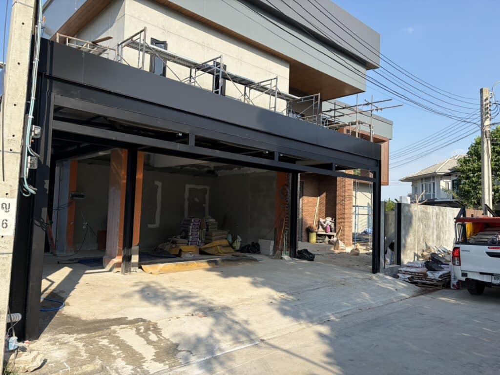 Installation photo of Garage Doors for Single House in Nonthaburi by OZ DOOR (9)
