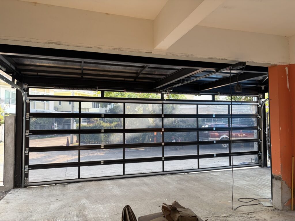 Installation photo of Garage Doors for Single House in Nonthaburi by OZ DOOR (19)