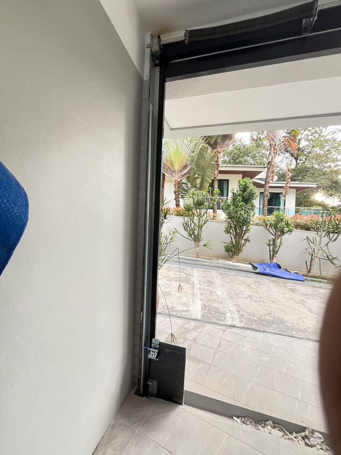 Installation photo of Garage Doors for Single House in Phuket by OZ DOOR (8)