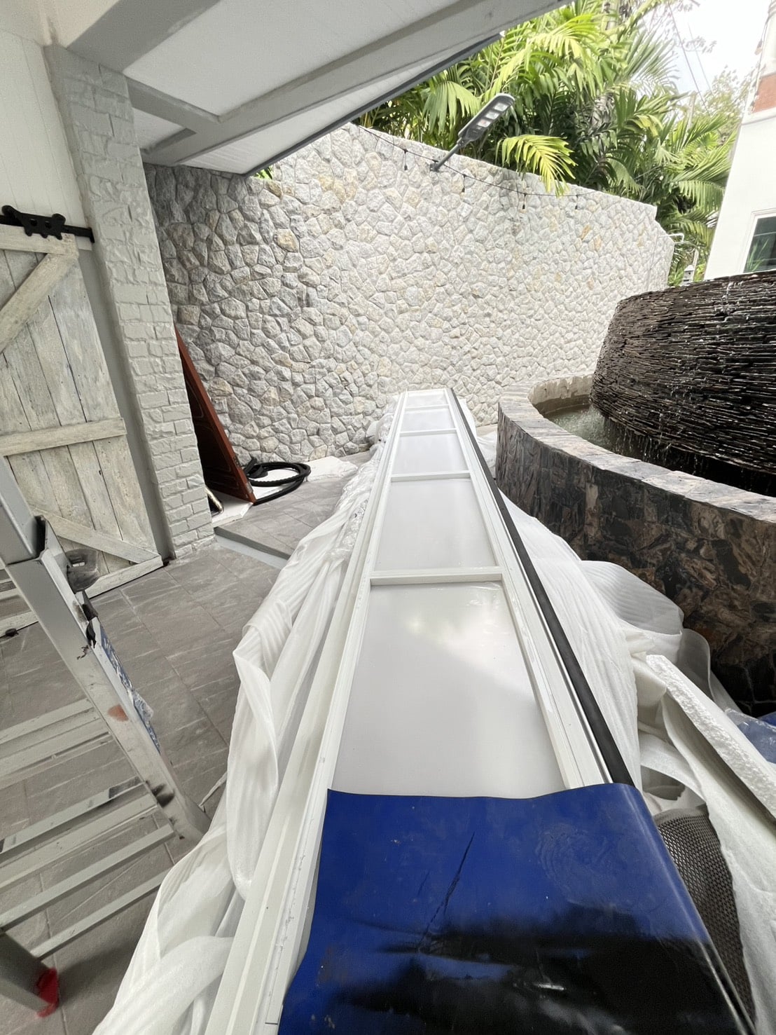 Installation photo of Garage Doors for Single House in Phuket by OZ DOOR (12)