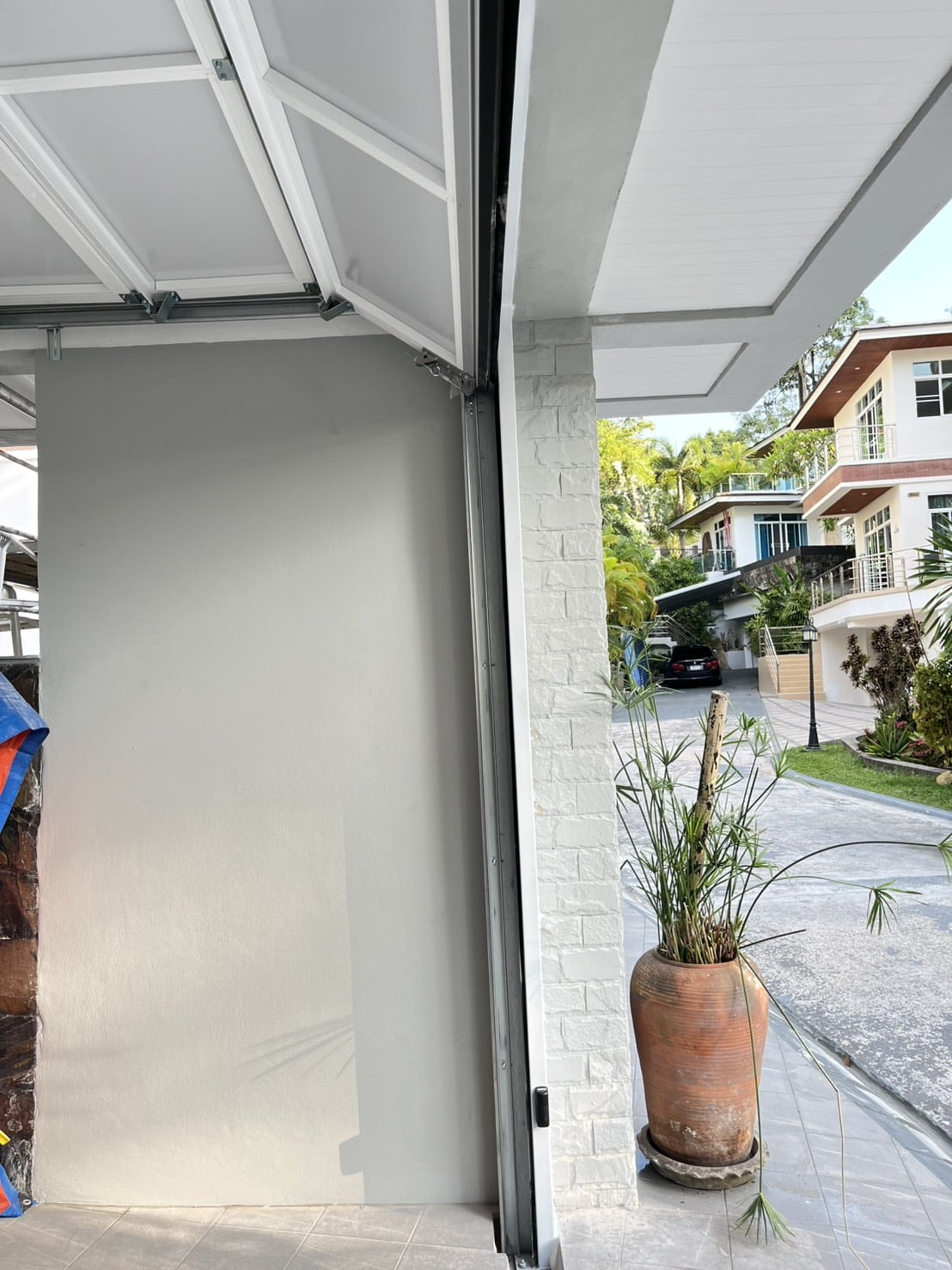 Installation photo of Garage Doors for Single House in Phuket by OZ DOOR (15)