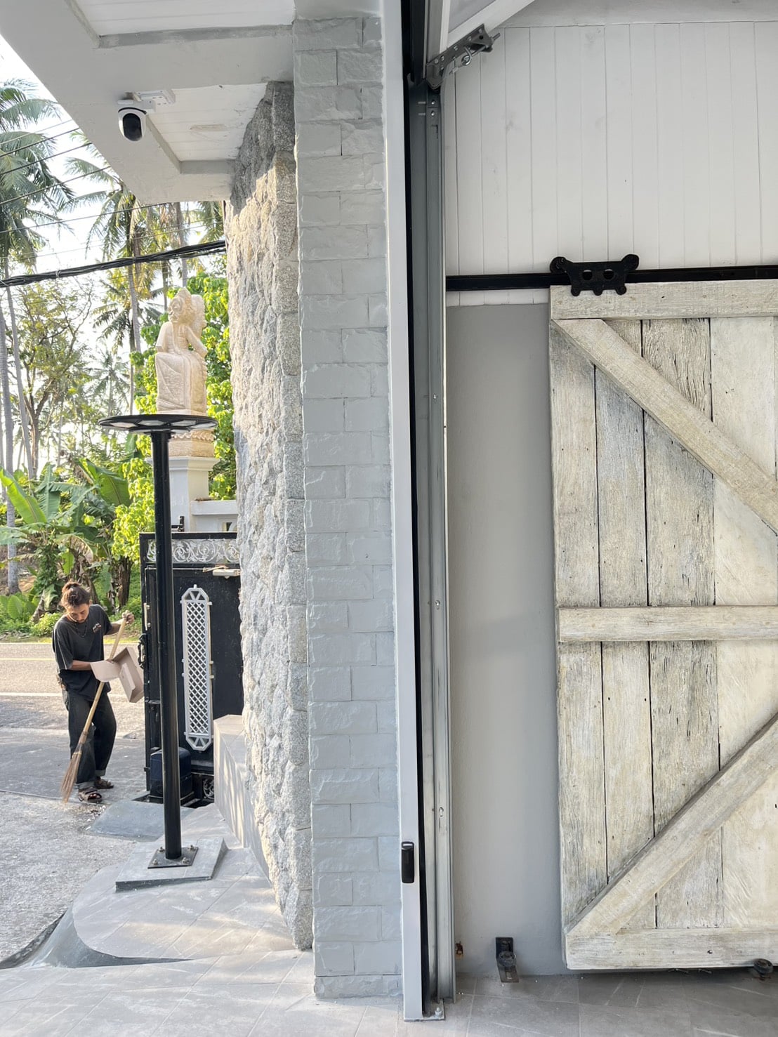 Installation photo of Garage Doors for Single House in Phuket by OZ DOOR (16)