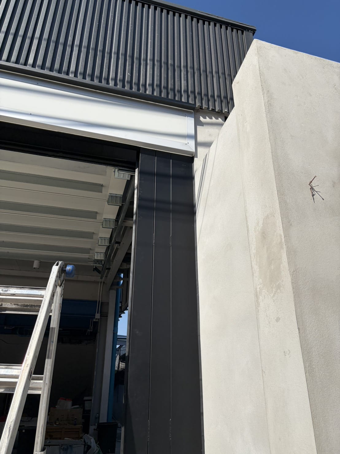 Installation photo of Garage Doors for Housing Estate / Developer in Pathum Thani by OZ DOOR (18)