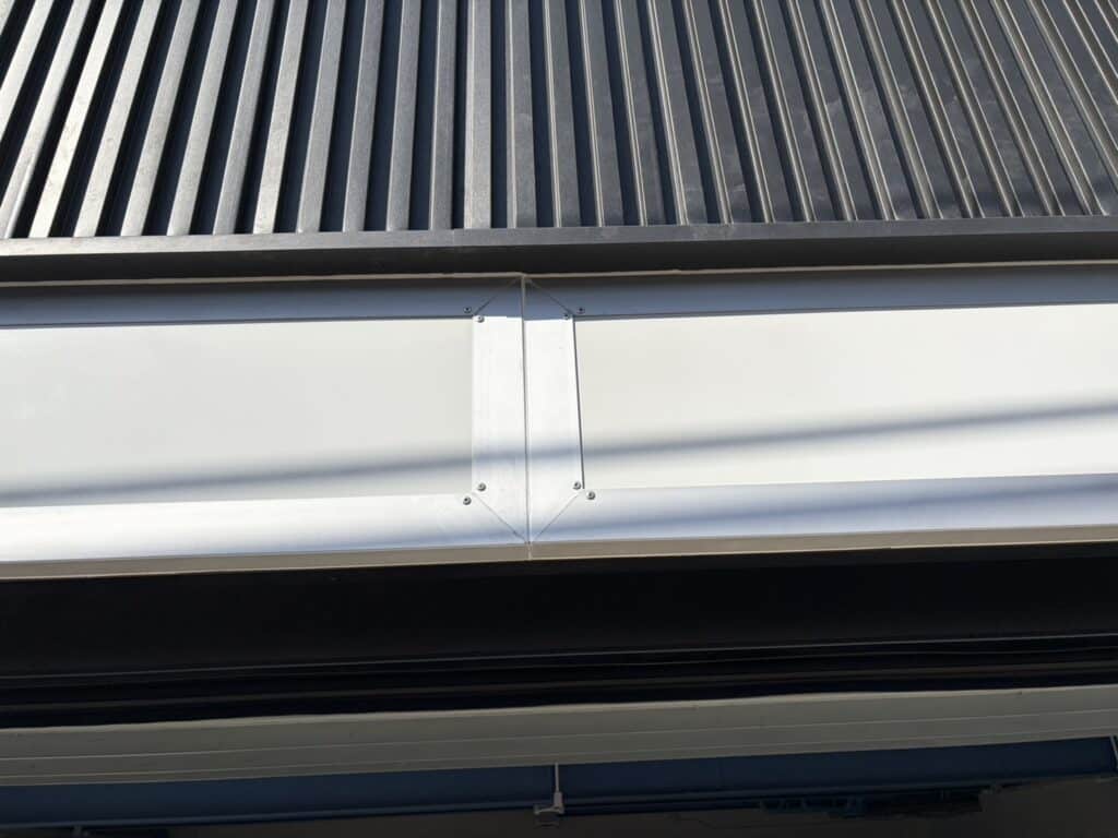 Installation photo of Garage Doors for Housing Estate / Developer in Pathum Thani by OZ DOOR (22)