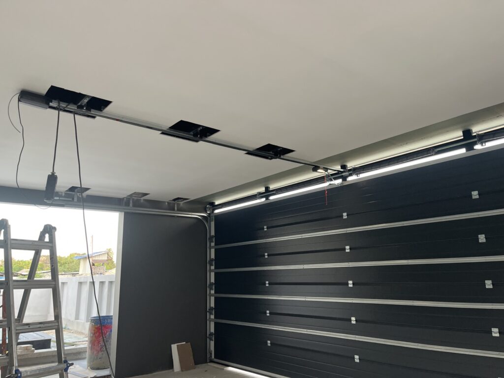 Installation photo of Garage Doors for Single House in Chiang Mai by OZ DOOR (3)