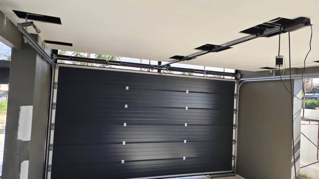 Installation photo of Garage Doors for Single House in Chiang Mai by OZ DOOR (7)