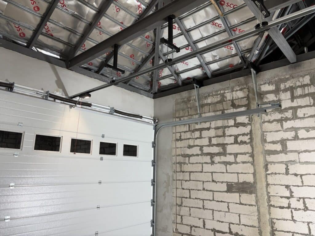 Installation photo of Garage Doors for Single House in Chonburi by OZ DOOR (2)