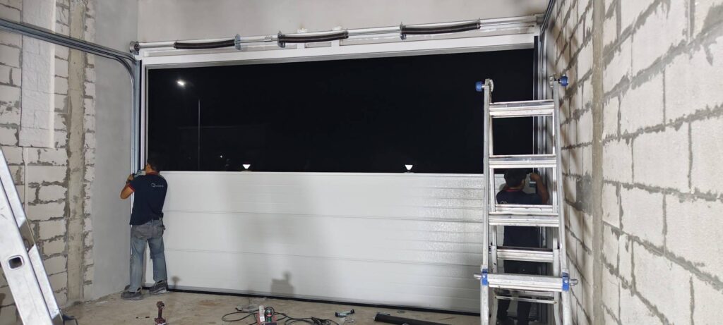 Installation photo of Garage Doors for Single House in Chonburi by OZ DOOR (8)