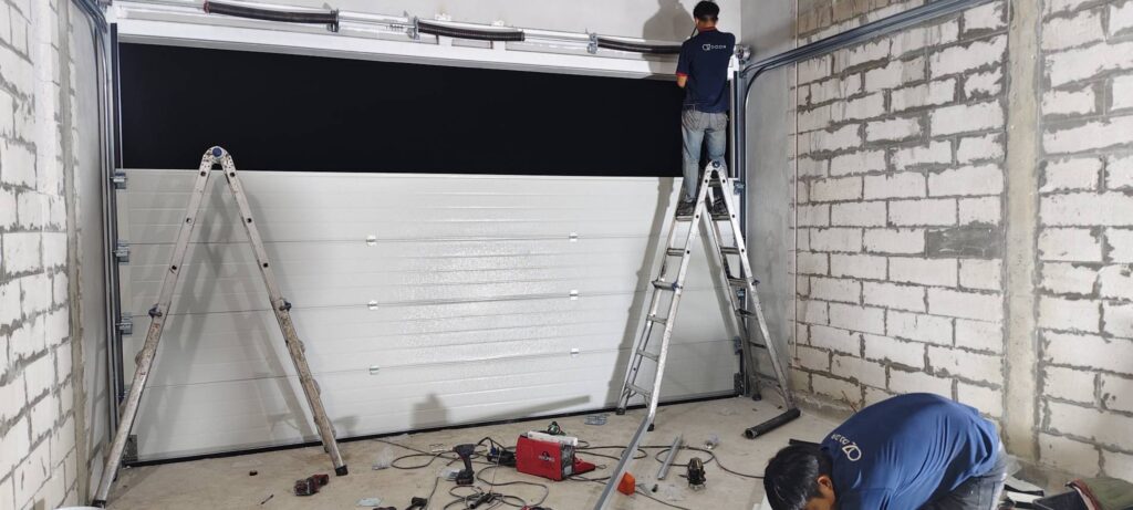 Installation photo of Garage Doors for Single House in Chonburi by OZ DOOR (9)