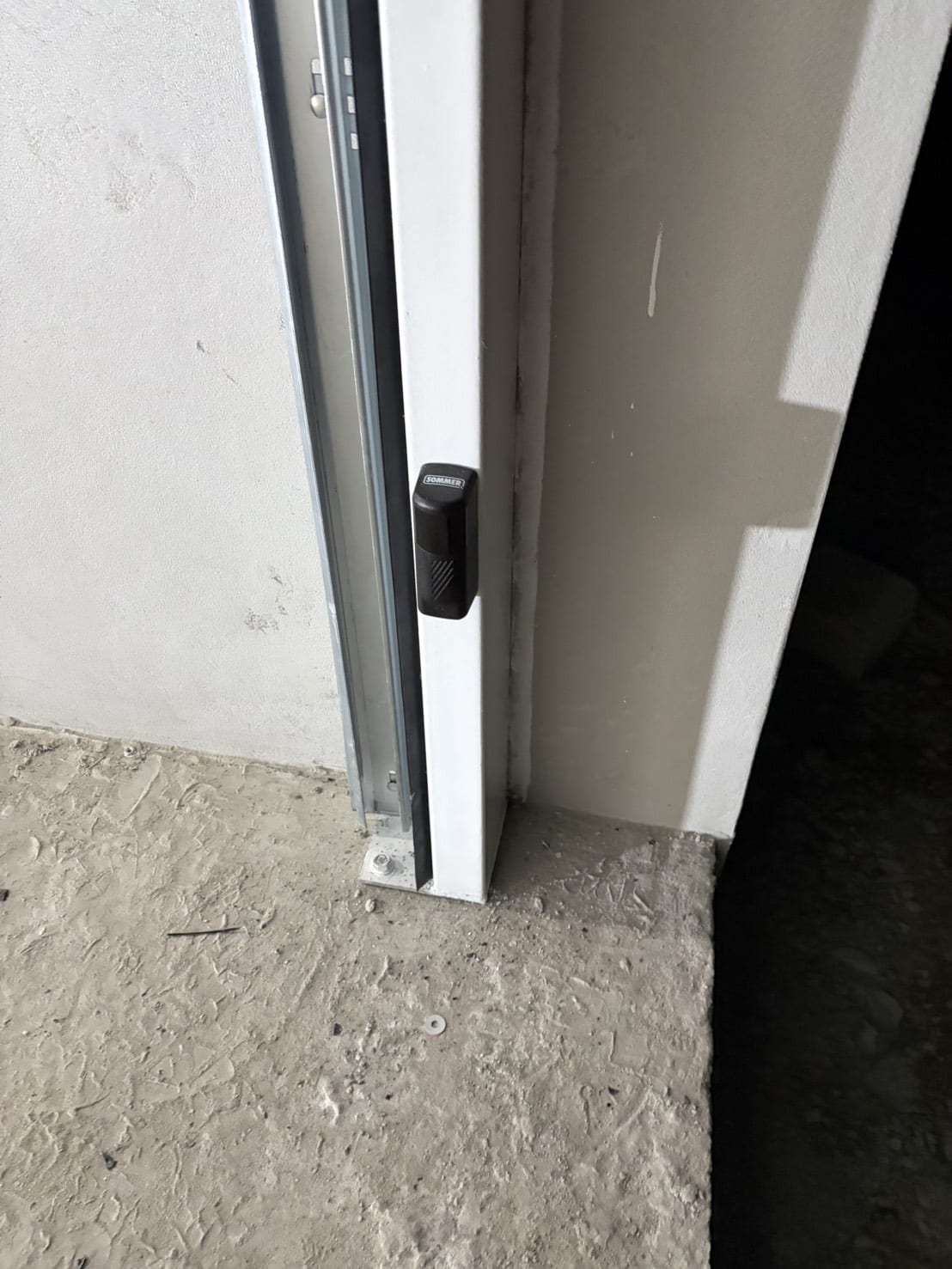 Installation photo of Garage Doors for Single House in Chonburi by OZ DOOR (18)