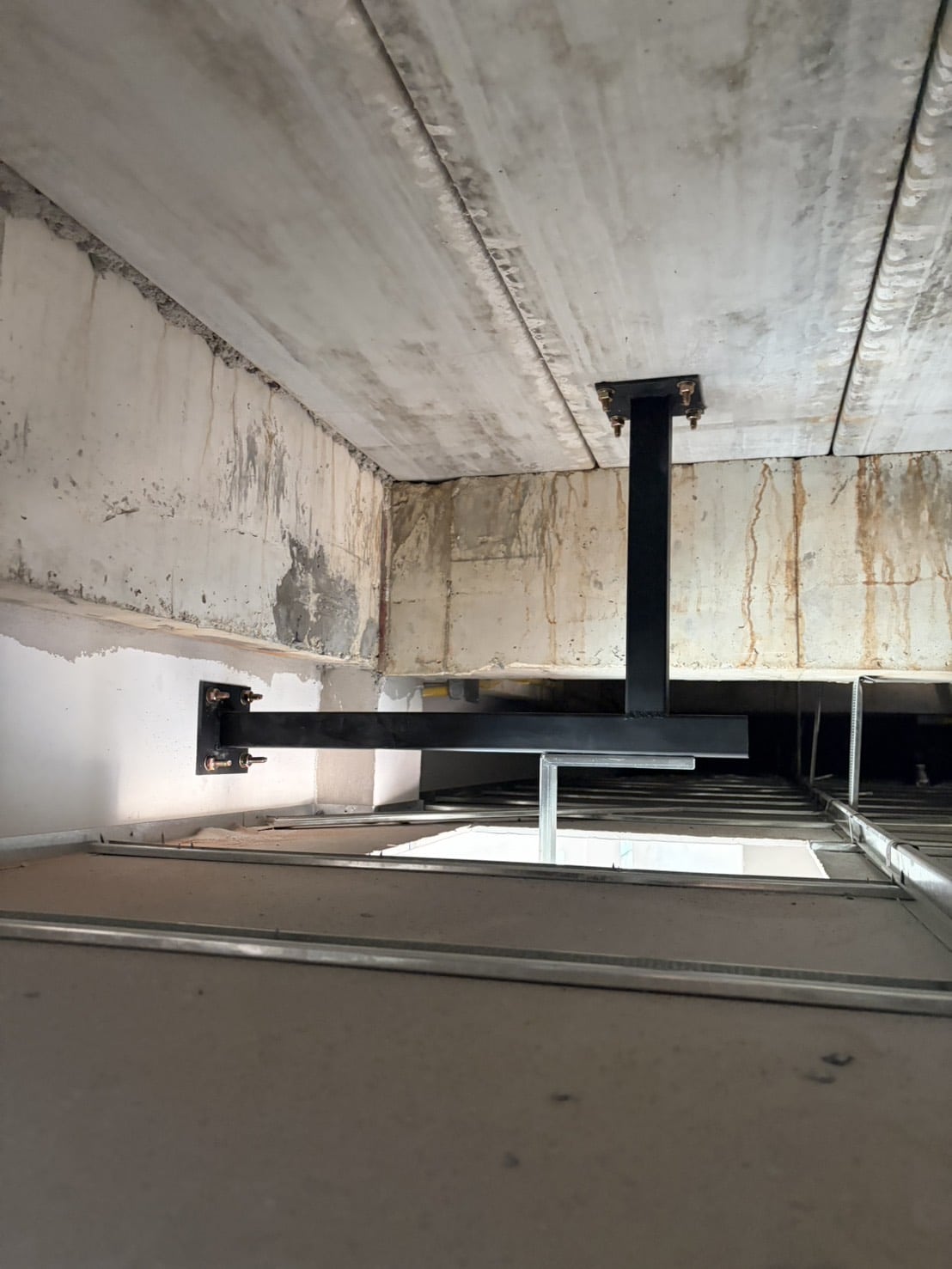 Installation photo of Garage Doors for Single House in Nonthaburi by OZ DOOR (3)