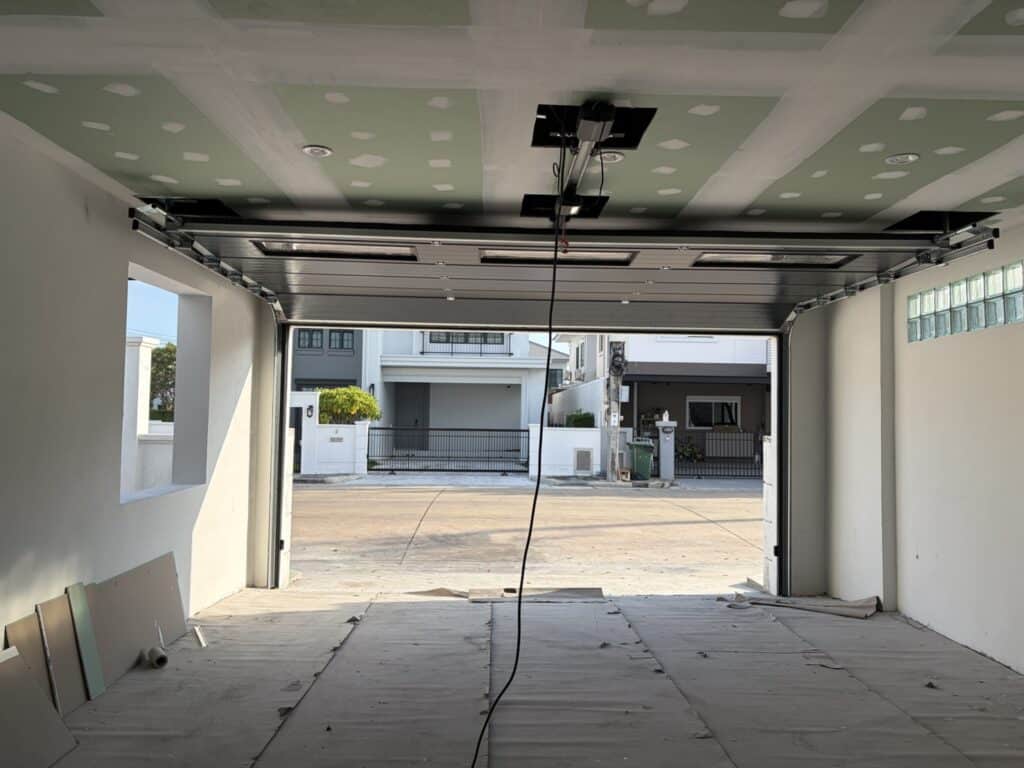 Installation photo of Garage Doors for Single House in Nonthaburi by OZ DOOR (6)