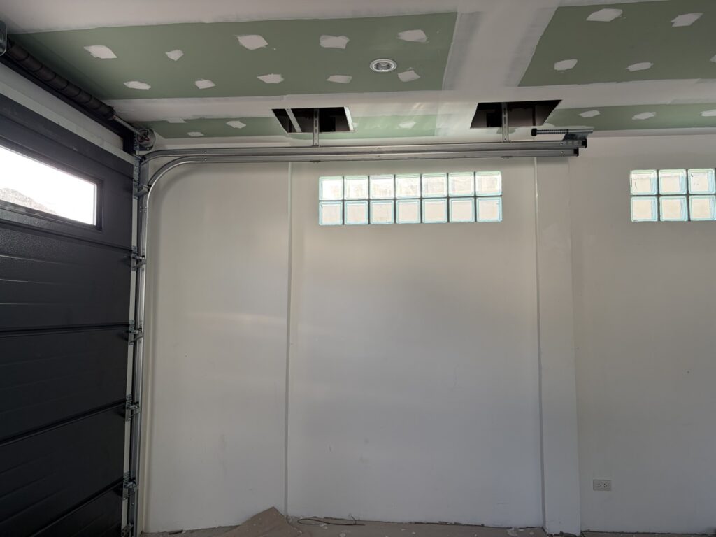 Installation photo of Garage Doors for Single House in Nonthaburi by OZ DOOR (8)