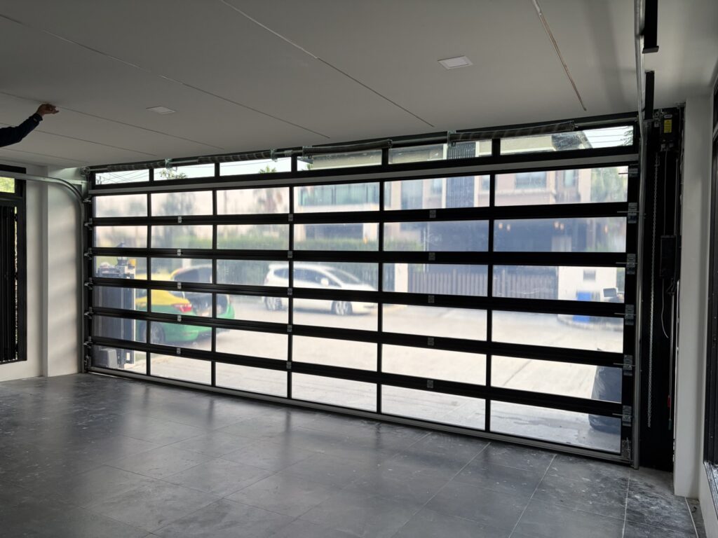 Installation photo of Garage Doors for Single House in Nonthaburi by OZ DOOR (4)