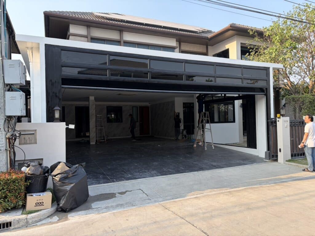 Installation photo of Garage Doors for Single House in Nonthaburi by OZ DOOR (7)