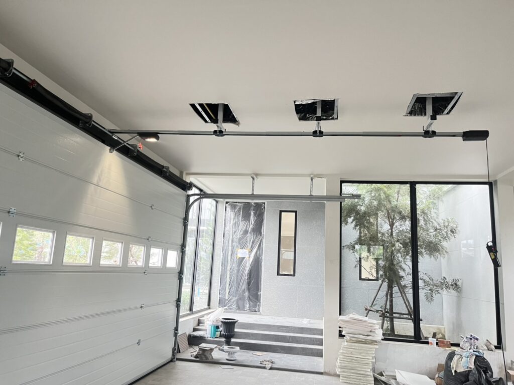 Installation photo of Garage Doors for Single House in Pathum Thani by OZ DOOR (9)