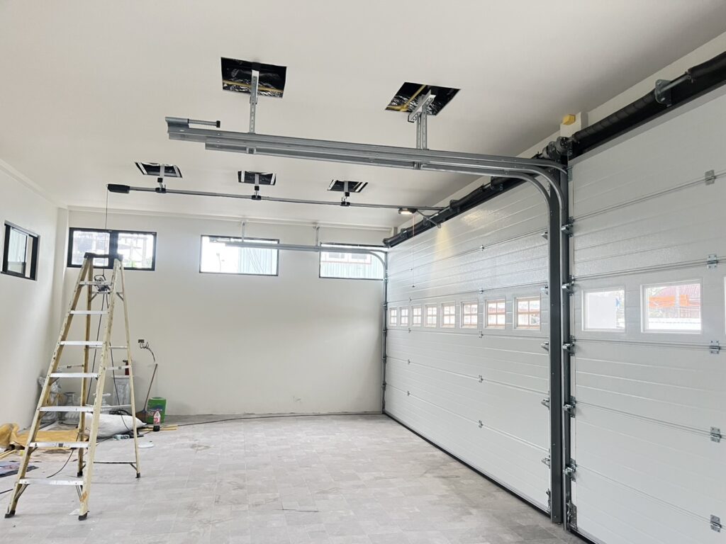 Installation photo of Garage Doors for Single House in Pathum Thani by OZ DOOR (10)
