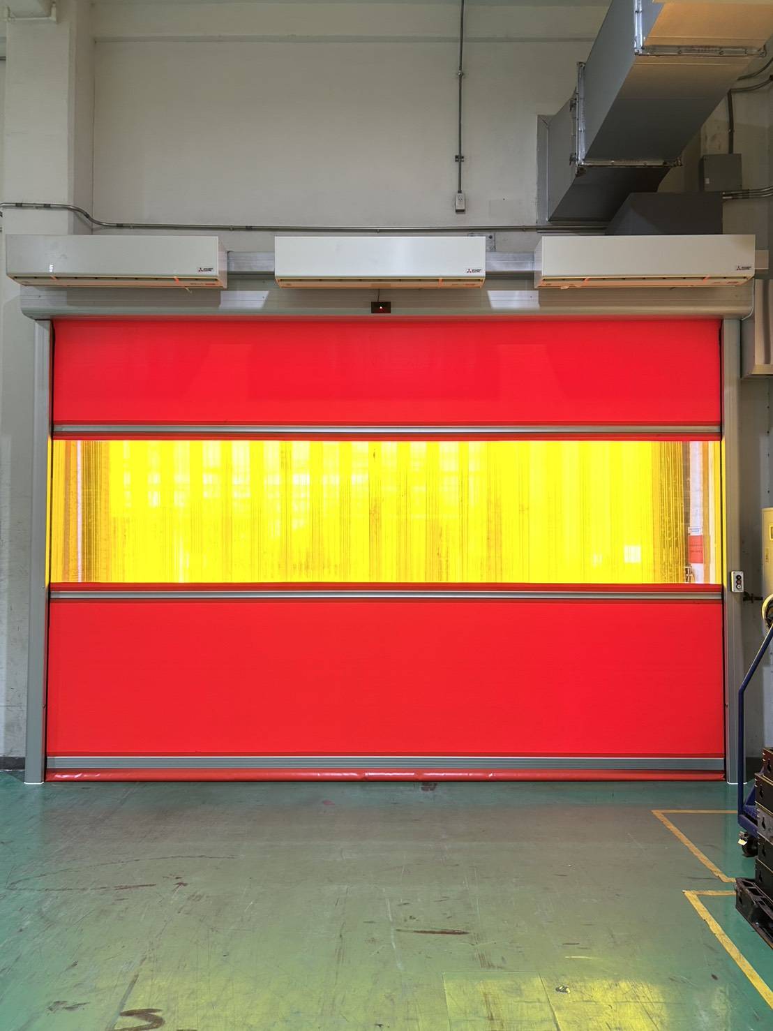 ภาพผลงานติดตั้งHigh speed door สำหรับคลีนรูมและ GMP ที่ระยอง โดย OZ DOOR