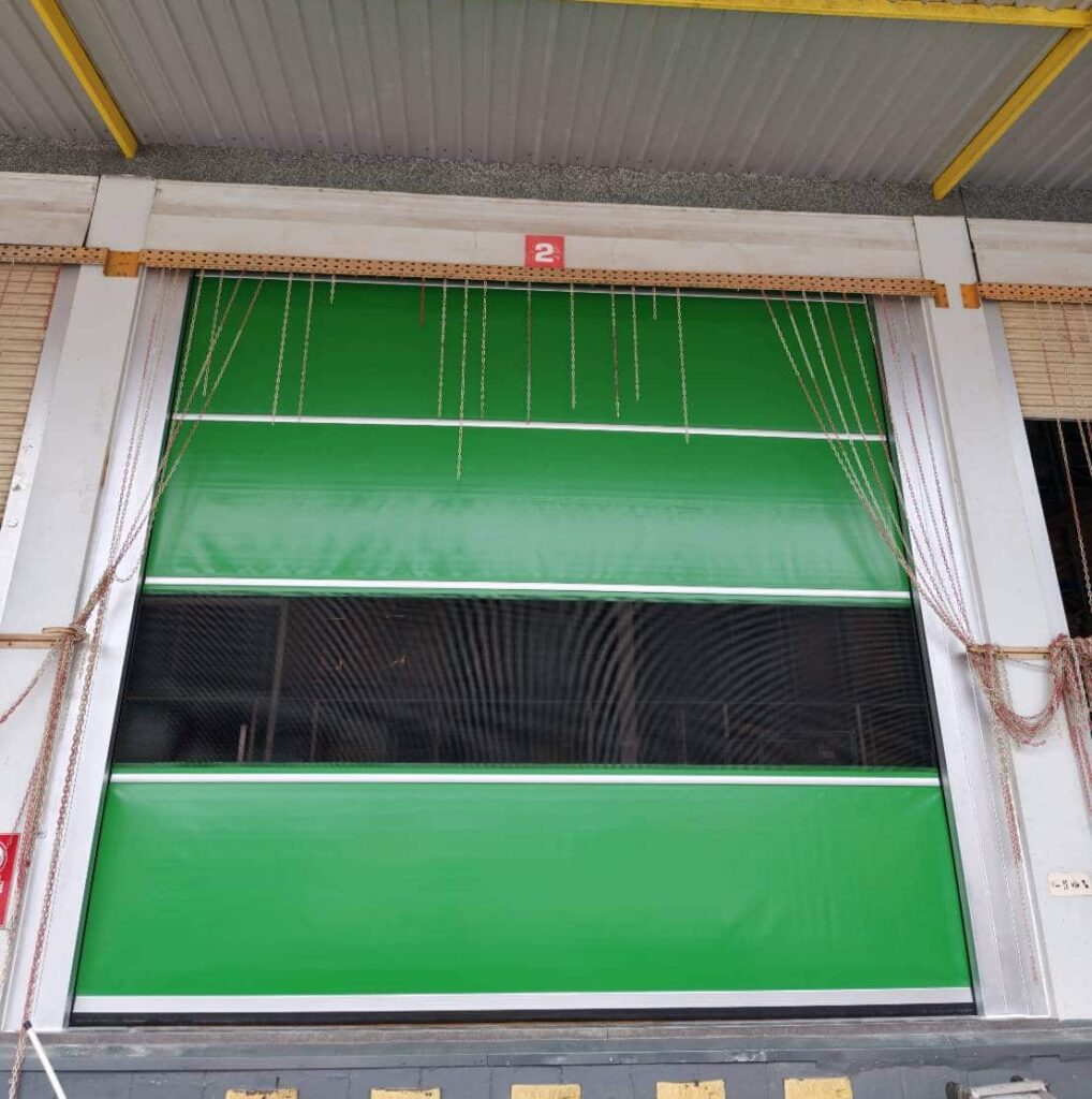 ภาพผลงานติดตั้งประตูไฮสปีด รุ่น Standard สำหรับคลีนรูมและ GMP ที่สมุทรปราการ โดย OZ DOOR