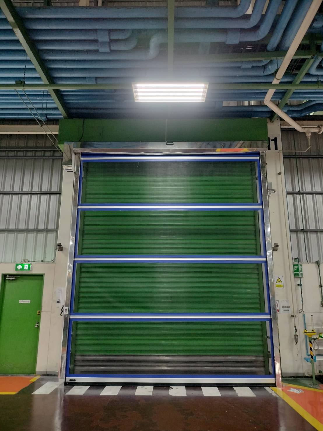 ภาพผลงานติดตั้งประตูไฮสปีด รุ่น Standard สำหรับคลีนรูมและ GMP ที่สมุทรปราการ โดย OZ DOOR (6)