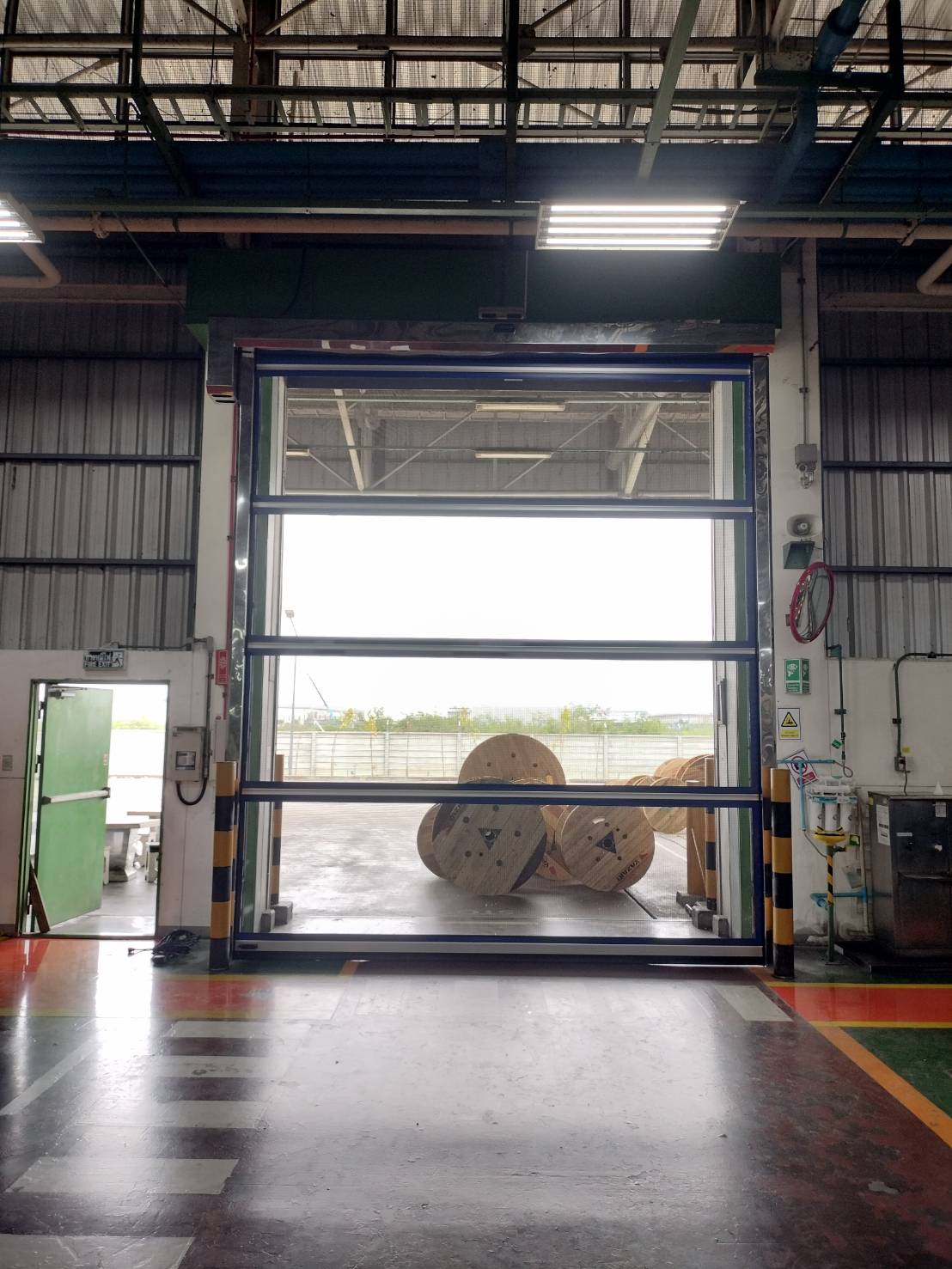 ภาพผลงานติดตั้งประตูไฮสปีด รุ่น Standard สำหรับคลีนรูมและ GMP ที่สมุทรปราการ โดย OZ DOOR (7)