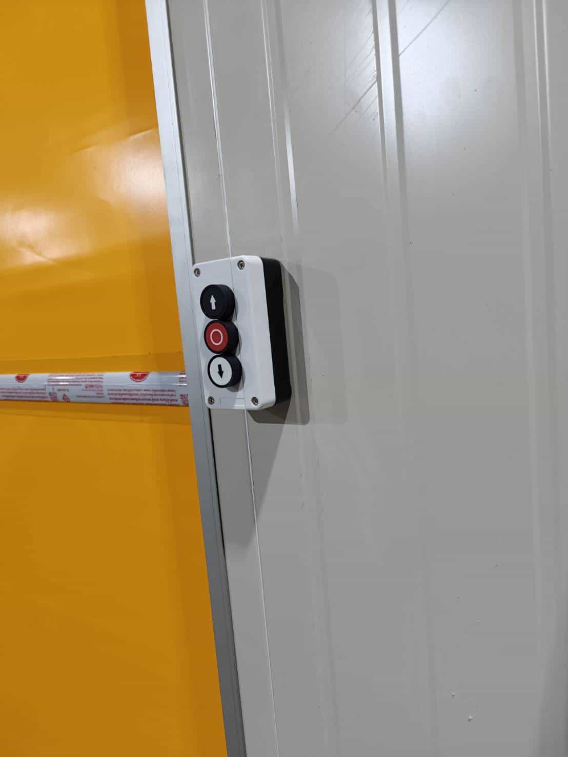 ภาพผลงานติดตั้งประตูไฮสปีด รุ่น Standard สำหรับอาหารและเครื่องดื่ม ที่สมุทรปราการ โดย OZ DOOR (2)