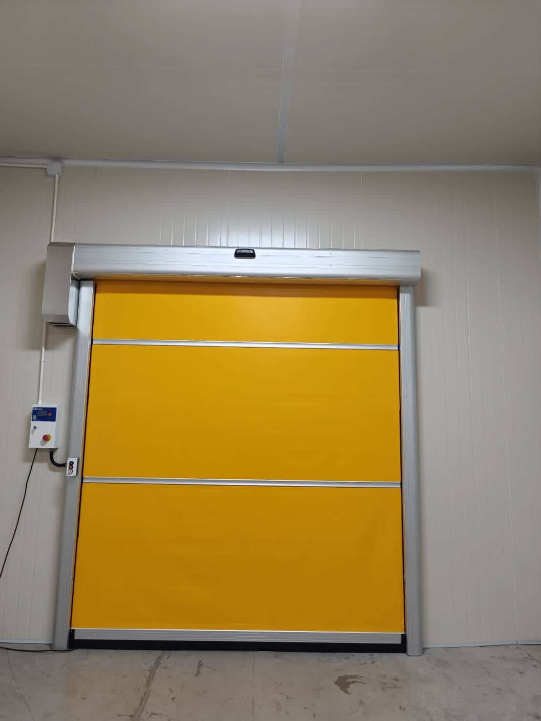 ภาพผลงานติดตั้งประตูไฮสปีด รุ่น Standard สำหรับอาหารและเครื่องดื่ม ที่สมุทรปราการ โดย OZ DOOR (6)