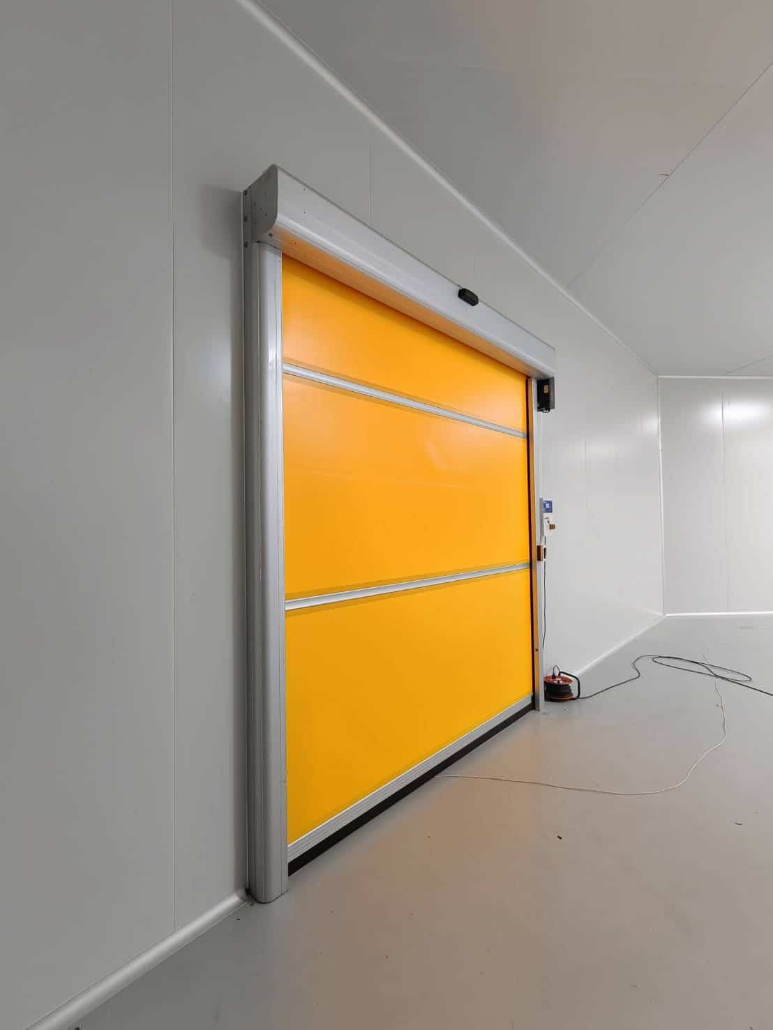 ภาพผลงานติดตั้งประตูไฮสปีด รุ่น Standard สำหรับอาหารและเครื่องดื่ม ที่สมุทรปราการ โดย OZ DOOR (7)