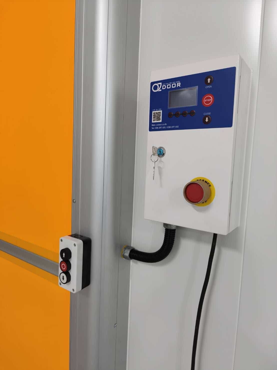 ภาพผลงานติดตั้งประตูไฮสปีด รุ่น Standard สำหรับอาหารและเครื่องดื่ม ที่สมุทรปราการ โดย OZ DOOR (10)