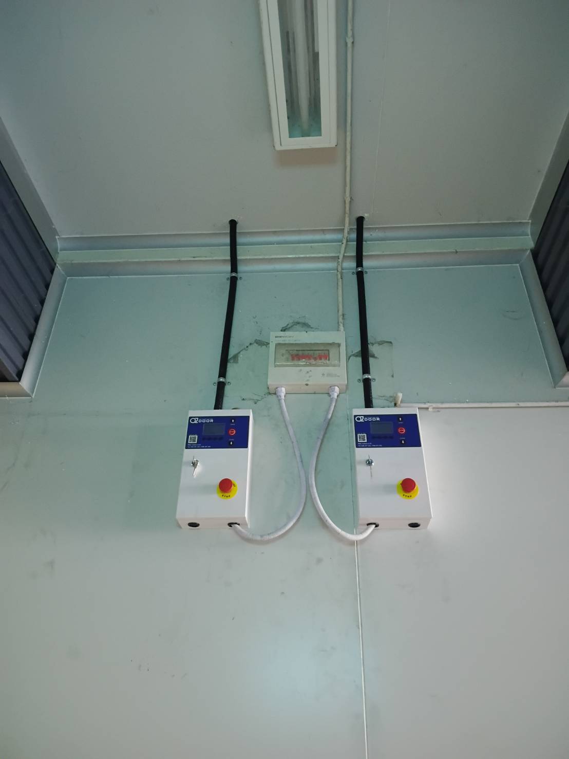 ภาพผลงานติดตั้งประตูไฮสปีด รุ่น Standard สำหรับอาหารและเครื่องดื่ม ที่สมุทรปราการ โดย OZ DOOR (7)