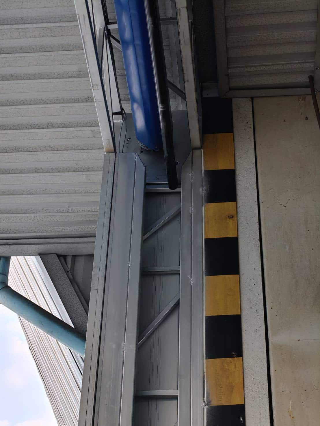 ภาพผลงานติดตั้งประตูไฮสปีด รุ่น Standard สำหรับอาหารและเครื่องดื่ม ที่สมุทรสาคร โดย OZ DOOR (4)