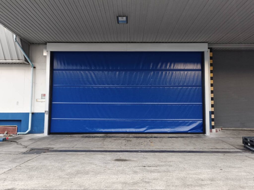 ภาพผลงานติดตั้งประตูไฮสปีด รุ่น Standard สำหรับอาหารและเครื่องดื่ม ที่สมุทรสาคร โดย OZ DOOR (12)