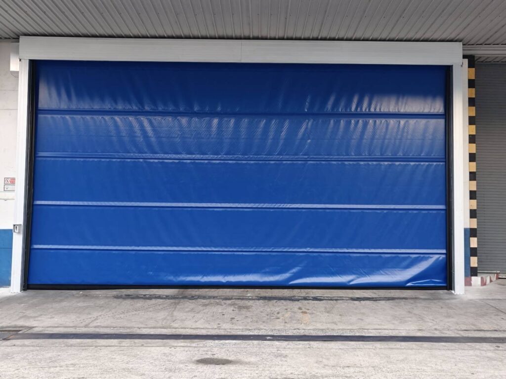 ภาพผลงานติดตั้งประตูไฮสปีด รุ่น Standard สำหรับอาหารและเครื่องดื่ม ที่สมุทรสาคร โดย OZ DOOR (13)