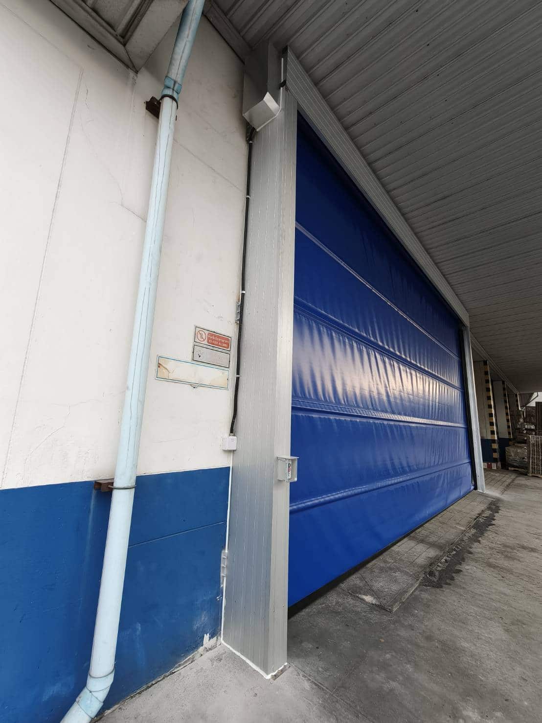 ภาพผลงานติดตั้งประตูไฮสปีด รุ่น Standard สำหรับอาหารและเครื่องดื่ม ที่สมุทรสาคร โดย OZ DOOR (15)