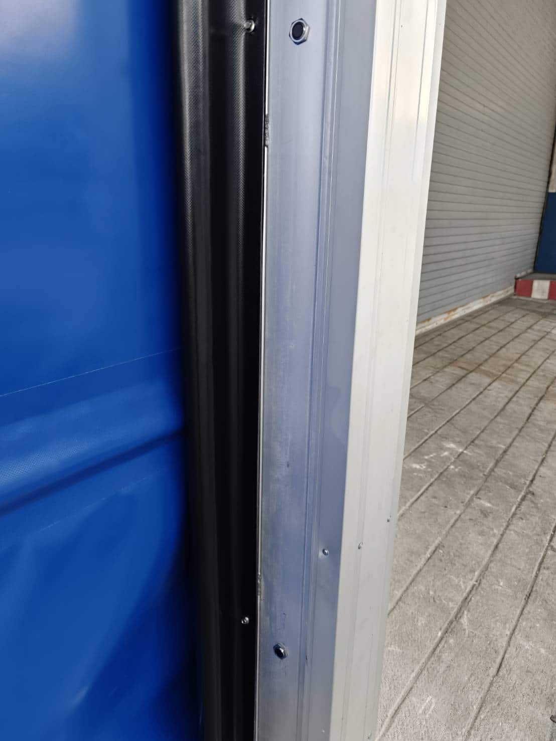 ภาพผลงานติดตั้งประตูไฮสปีด รุ่น Standard สำหรับอาหารและเครื่องดื่ม ที่สมุทรสาคร โดย OZ DOOR (19)