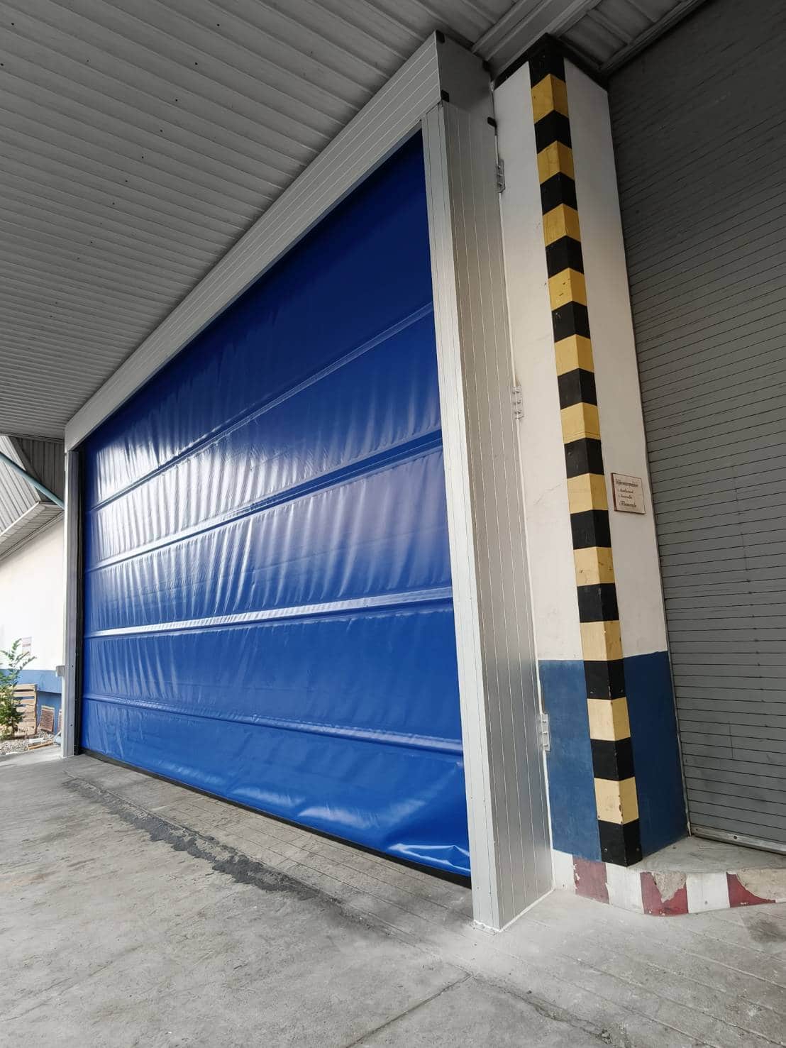 ภาพผลงานติดตั้งประตูไฮสปีด รุ่น Standard สำหรับอาหารและเครื่องดื่ม ที่สมุทรสาคร โดย OZ DOOR (21)