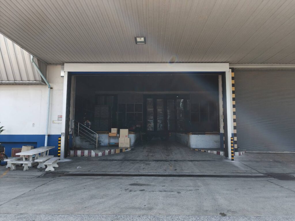 ภาพผลงานติดตั้งประตูไฮสปีด รุ่น Standard สำหรับอาหารและเครื่องดื่ม ที่สมุทรสาคร โดย OZ DOOR (30)